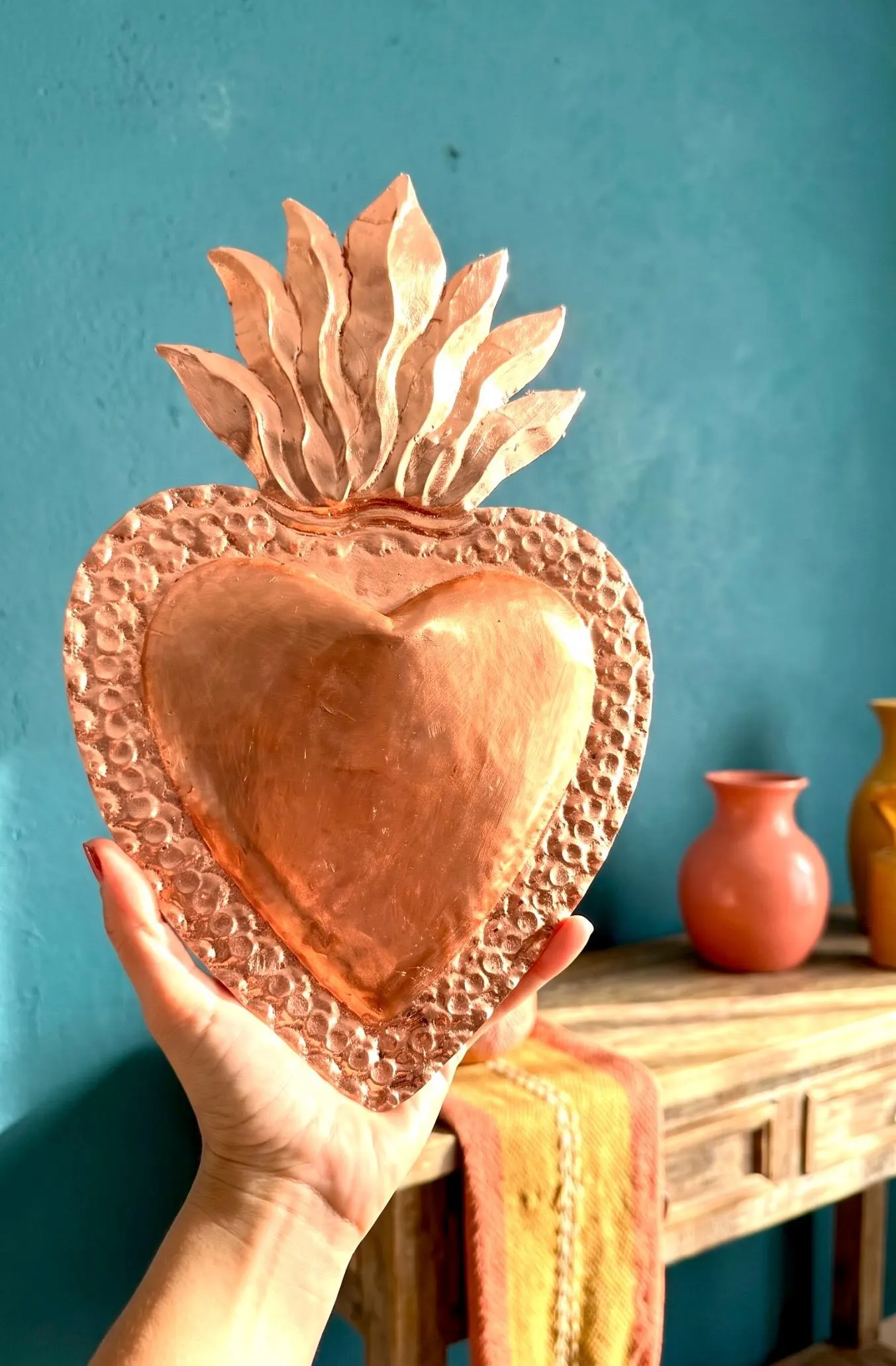 Hojalata Sacred Heart, Vintage-Style Decor, Large Hoja de Oro