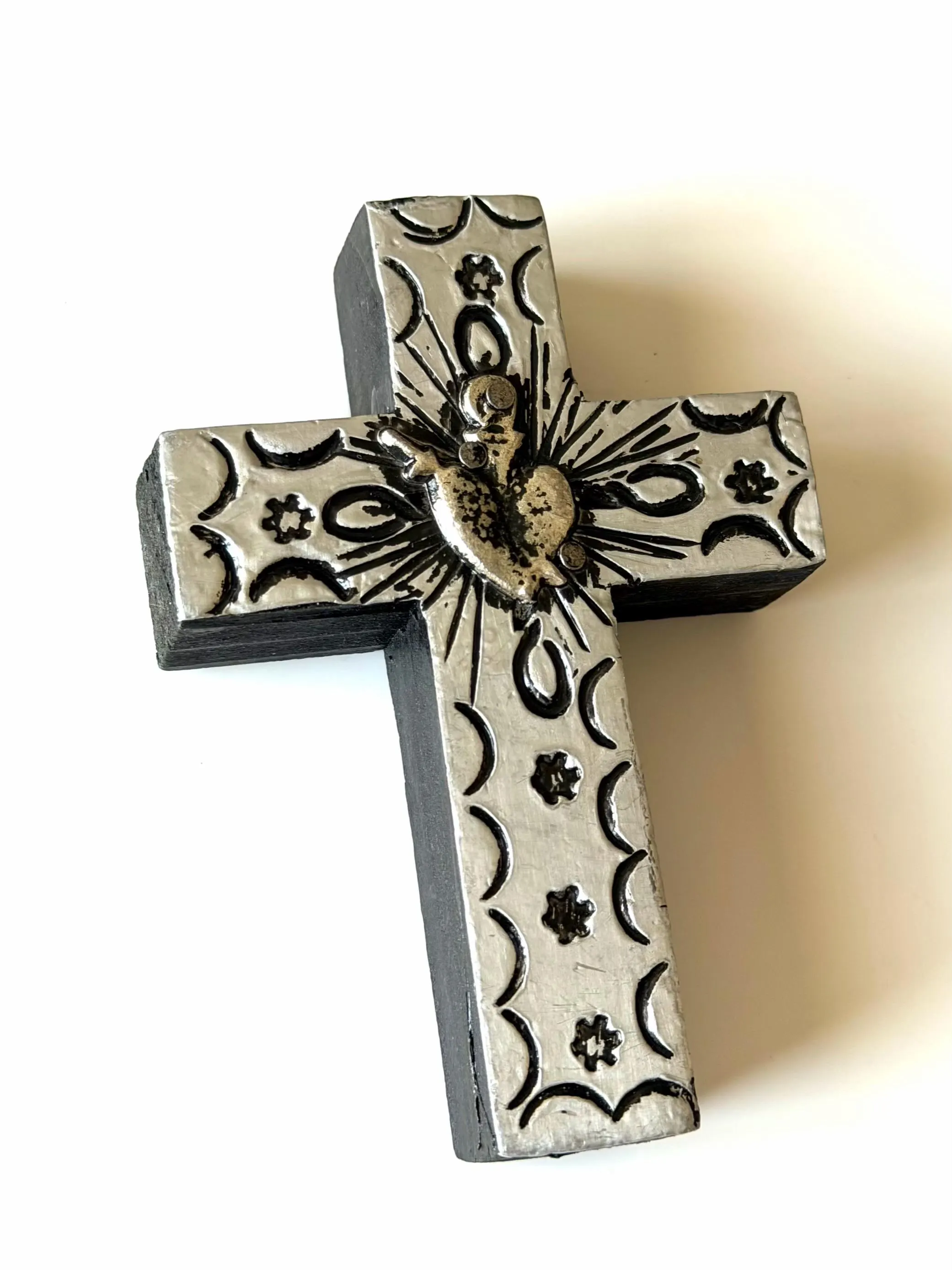 Sacred Heart Cross, First Communion Gift, Small Wood Sacred Heart Cross Aluminio 4"(tall)