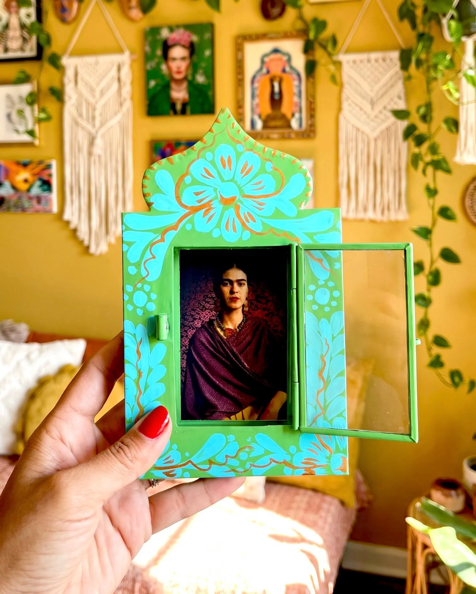 Hand-cut Nicho Frida Kahlo, Boho Mexican Folk Colorful Niche 7”(tall)