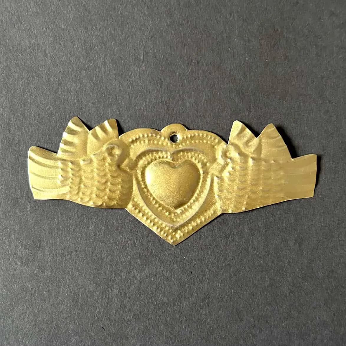 Hojalata Sacred Heart, Unique Gift Idea, Small Lata Oro 5"(long)