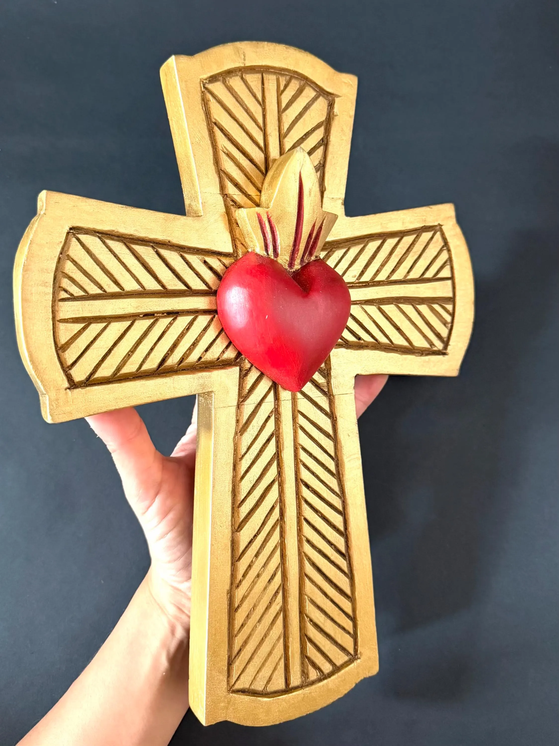 Punched Tin Heart, Boho Wall Decor, Oro & Corazon Rojo 12"