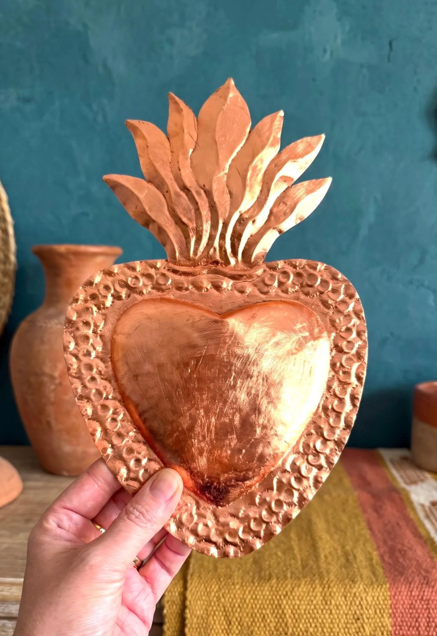 Hojalata Sacred Heart, Statement Wall Art, Large Hoja de Oro Rosa 8"x 12"