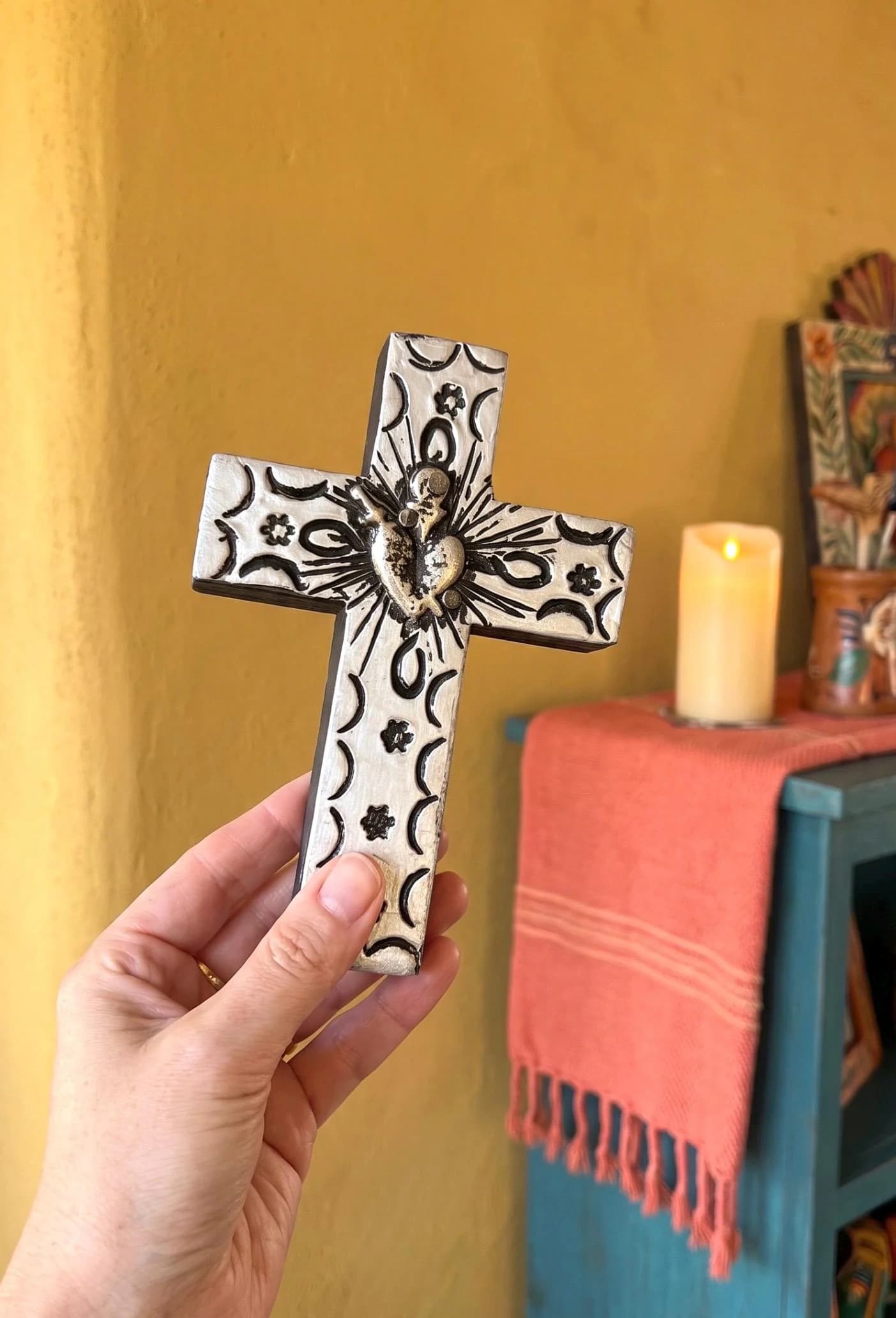 Sacred Heart Cross, First Communion Gift, Small Wood Sacred Heart Cross Aluminio 4"(tall)
