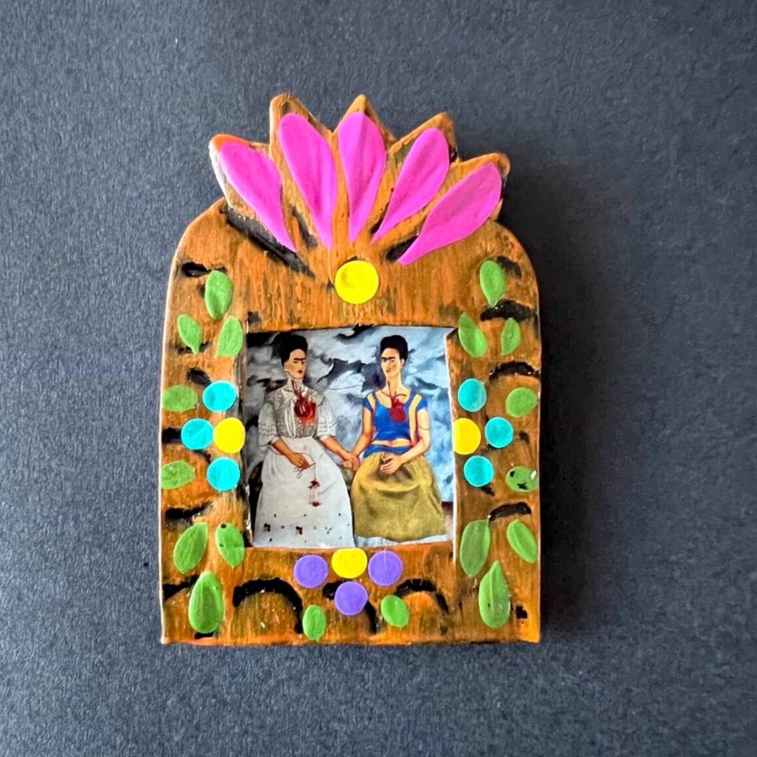 Mini Nicho Frida Kahlo, Handmade Frida Kahlo Wall Hanging, Mexican Folk Art, Milagro Folk Art Charm, Handmade by Mexican Artisans