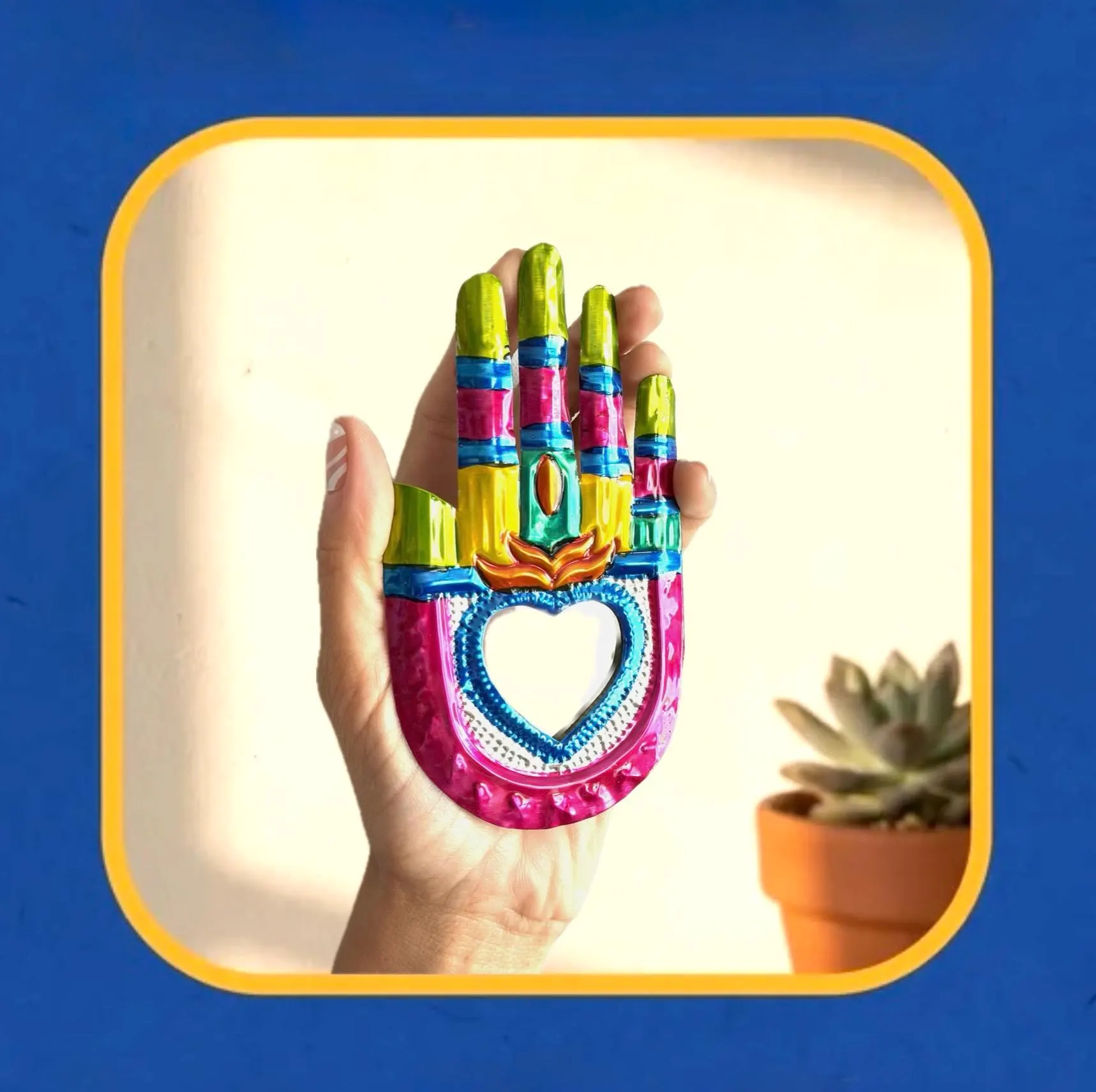 Manita Mirror de la Suerte 5.5”, Handmade Tin Sacred Heart Mirror Wall Hanging, Mexican Folk Art, Milagro Ex-Voto Charm