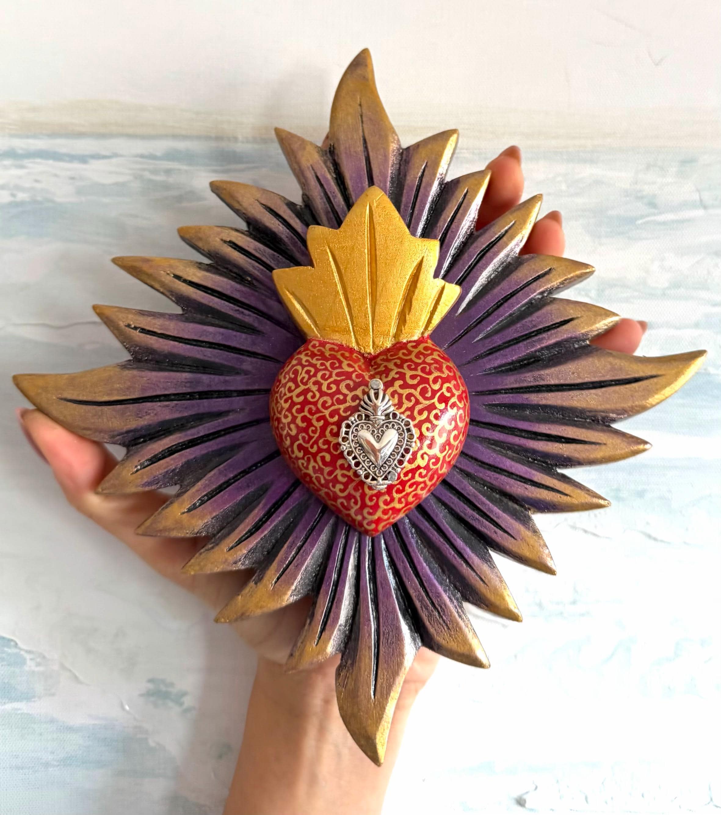 Tin Folk Art, Gift For Mom, Rayos Morado Decorado con Milagrito