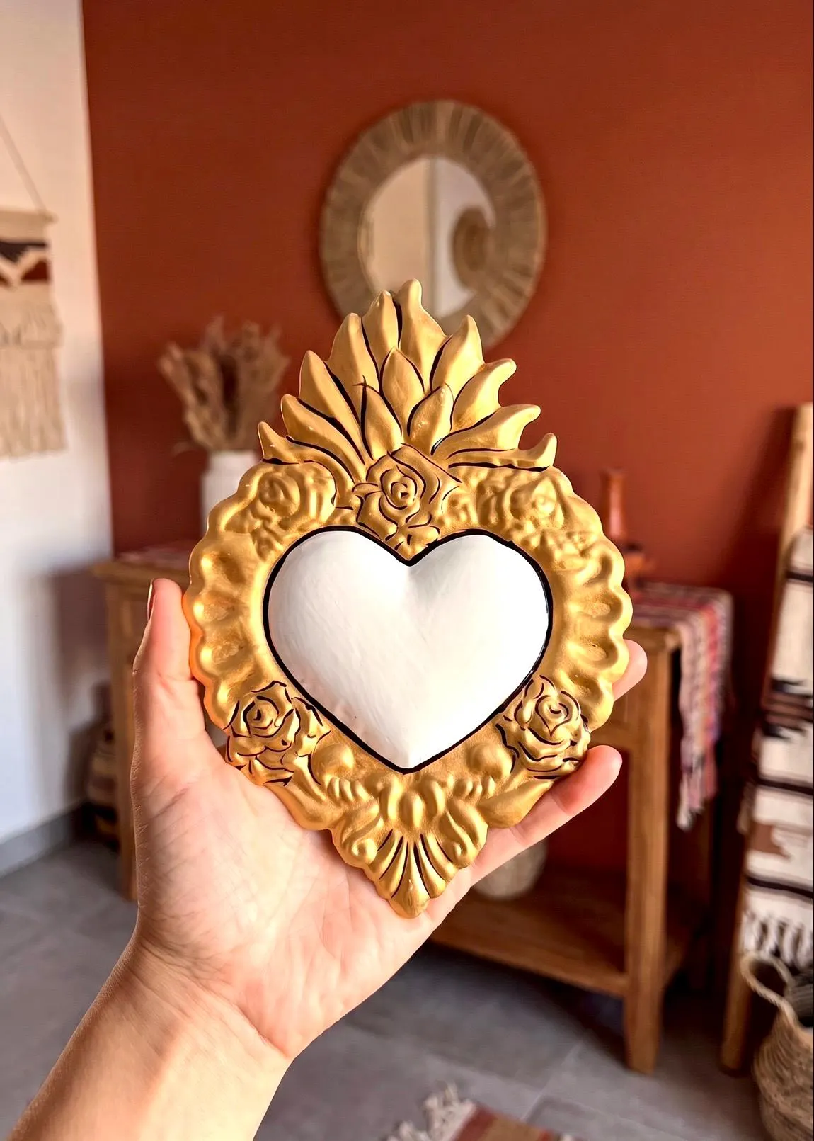 Tin Ex-Voto Charm, Vintage-Style Decor, Decorado Blanco 6"x 8"