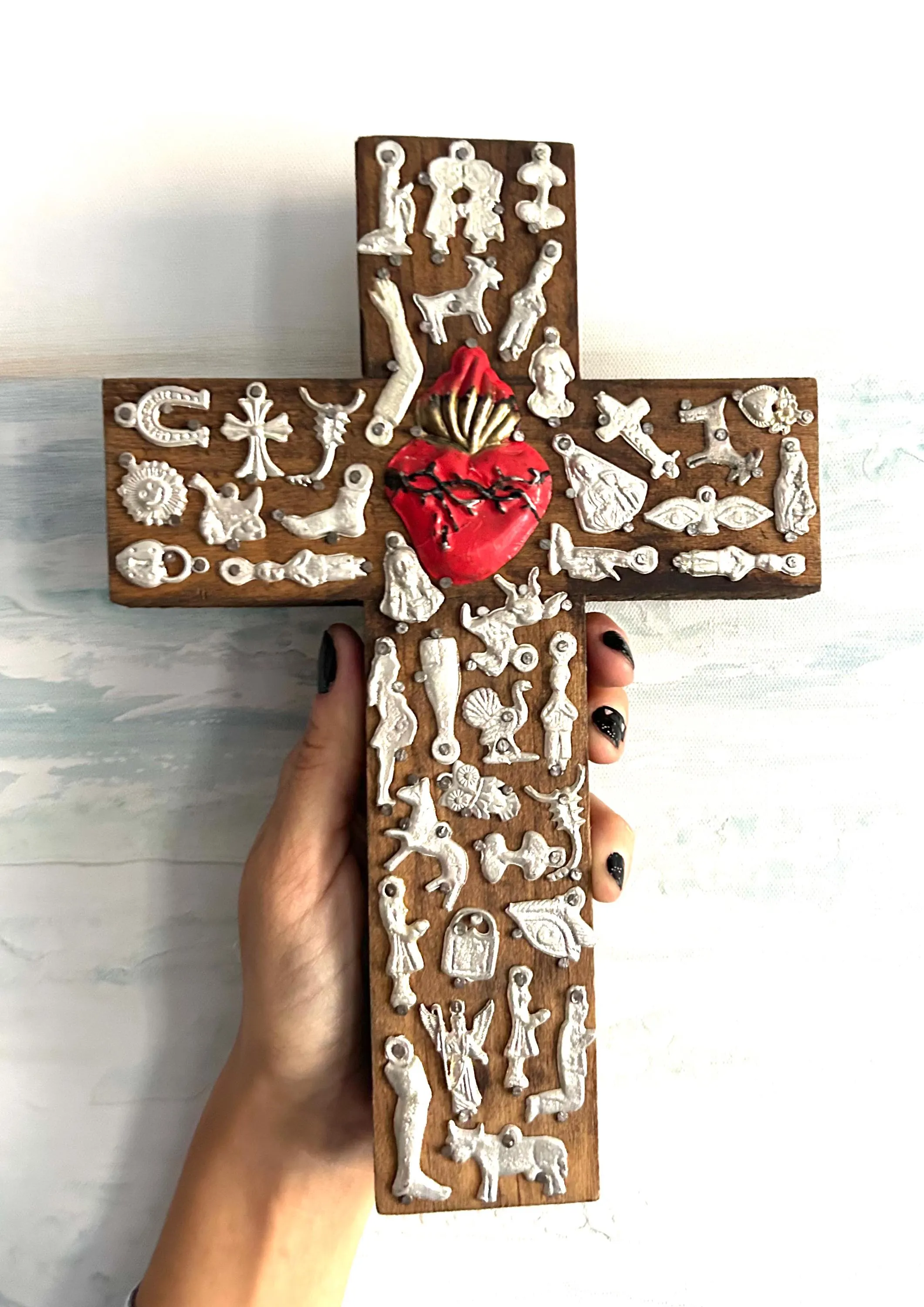 Tin Cross Charm, Confirmation Gift, Cruz con Corazon Sagrado 6.5"x 9.5"